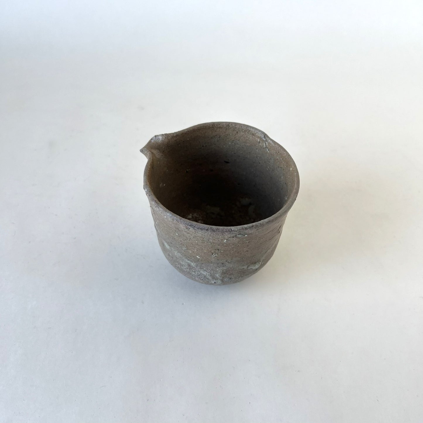 鶴野啓司 灰釉白化粧片口