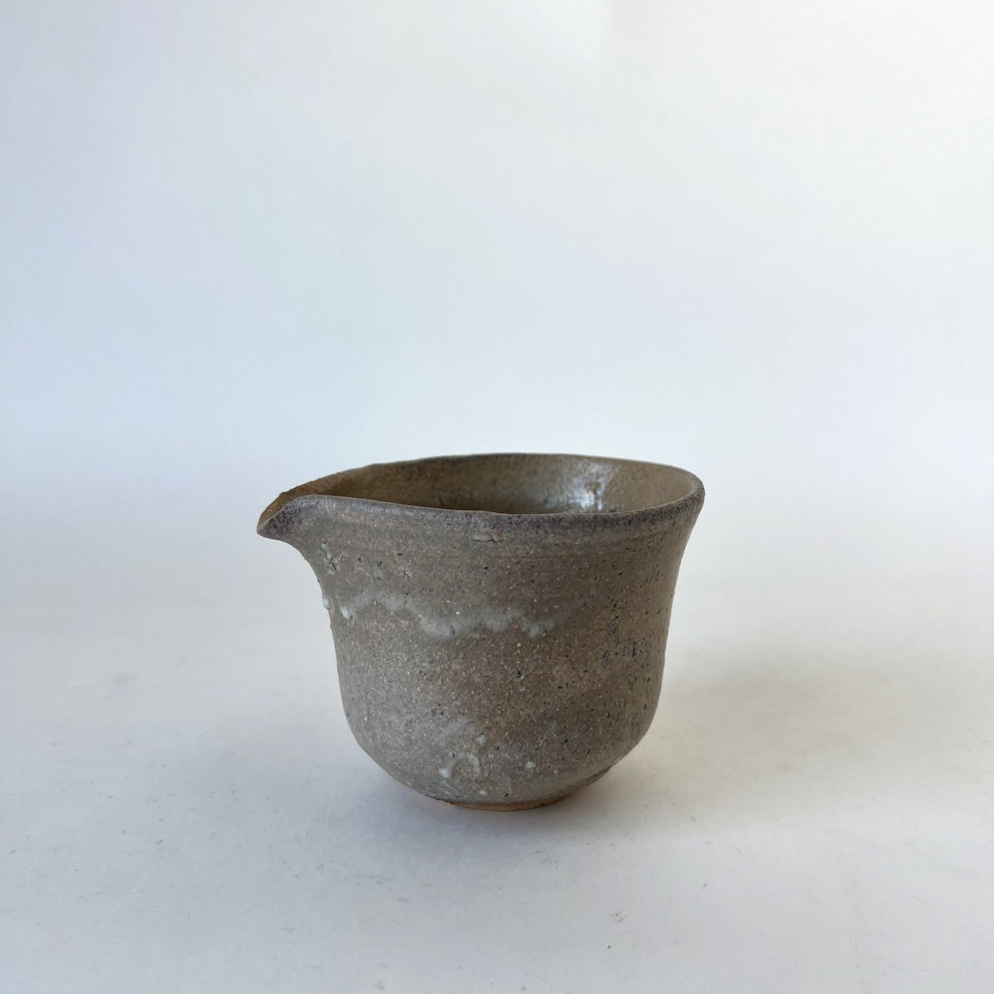 鶴野啓司 灰釉白化粧片口