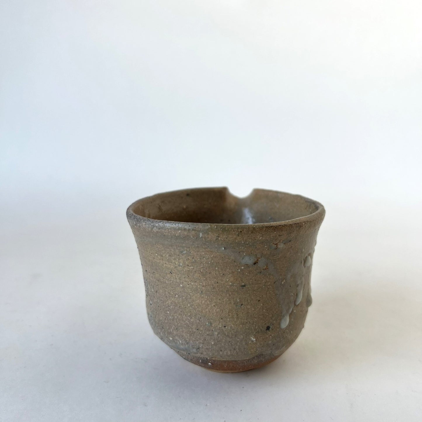 鶴野啓司 灰釉白化粧片口