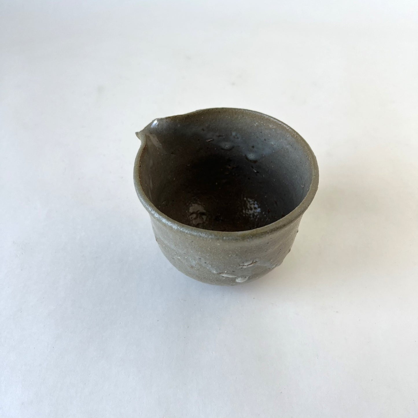 鶴野啓司 灰釉白化粧片口