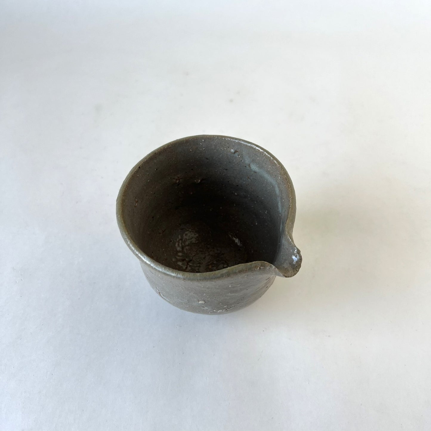 鶴野啓司 灰釉白化粧片口