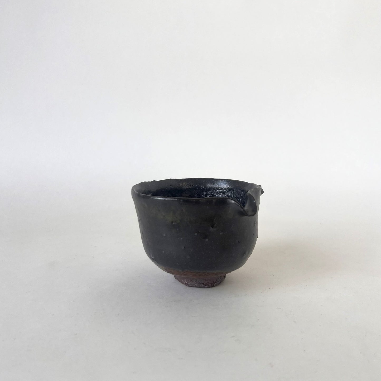 四海大 黒釉片口