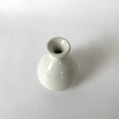 青木亮　白釉清酒瓶
